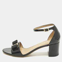 Pre Owned Salvatore Ferragamo Vara Bow Size 38.5 Black Patent Leather Ankle Strap Sandals