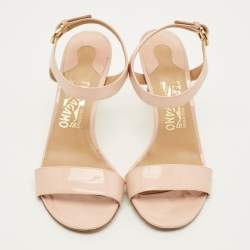 Pre Owned صندل بحزام للكاحل سالفاتوري فيراغامو آنجي جلد لامع متعدد الألوان مرقط مقاس 38