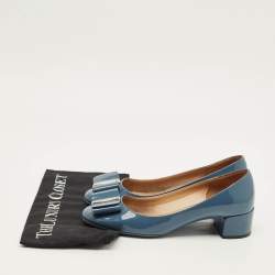 Pre Owned Salvatore Ferragamo Varina Size 38.5 Blue Patent Leather Bow Block Heel Pumps