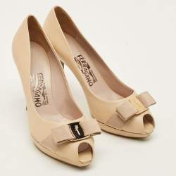 Pre Owned Salvatore Ferragamo Vara Bow Size 38 Beige Leather Peep Toe Pumps