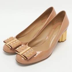 Pre Owned Salvatore Ferragamo Capua Embellished Size 40 Beige Patent Leather Block Heel Pumps