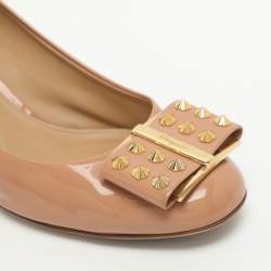 Pre Owned Salvatore Ferragamo Capua Embellished Size 40 Beige Patent Leather Block Heel Pumps