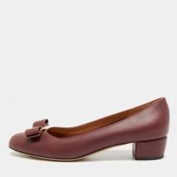 مملوكة مسبقًا Salvatore Ferragamo Varina Size 38.5 Burgundy Leather Block Heel Pumps