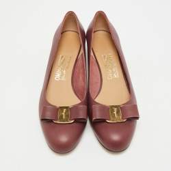 Pre Owned Salvatore Ferragamo Varina Size 38.5 Burgundy Leather Block Heel Pumps