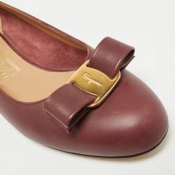 Pre Owned Salvatore Ferragamo Varina Size 38.5 Burgundy Leather Block Heel Pumps