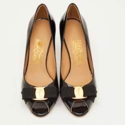 Pre Owned حذاء كعب عالي سالفاتوري فيراغامو فيونكة فارا جلد لامع أسود مقدمة مفتوحة مقاس 35.5