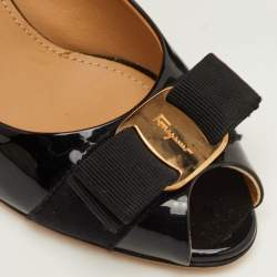 Pre Owned حذاء كعب عالي سالفاتوري فيراغامو فيونكة فارا جلد لامع أسود مقدمة مفتوحة مقاس 35.5