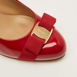 مملوكة مسبقًا Salvatore Ferragamo Pimpa Size 39 Red Patent Leather Pumps