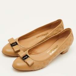 Pre Owned Salvatore Ferragamo Vara Bow Size 40 Beige Quilted Leather Block Heel Pumps 