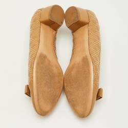 Pre Owned Salvatore Ferragamo Vara Bow Size 40 Beige Quilted Leather Block Heel Pumps 