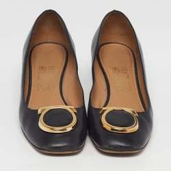 مملوكة مسبقًا Salvatore Ferragamo Bow Size 39 Black Patent Leather Block Heel Pumps