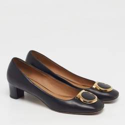 مملوكة مسبقًا Salvatore Ferragamo Bow Size 39 Black Patent Leather Block Heel Pumps