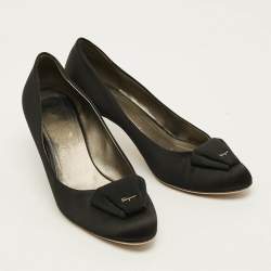 Pre Owned Salvatore Ferragamo Size 40.5 Black Satin Round Toe Pumps