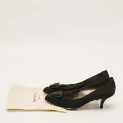Pre Owned Salvatore Ferragamo Size 40.5 Black Satin Round Toe Pumps