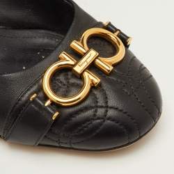 مملوكة مسبقًا Salvatore Ferragamo Gancini Size 39.5 Black Leather Block Heel Pumps