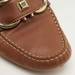 مملوكة مسبقًا Salvatore Ferragamo Gancini Size 39 Brown Leather Slip On Loafers