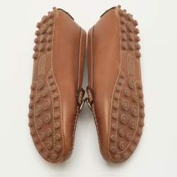 مملوكة مسبقًا Salvatore Ferragamo Gancini Size 39 Brown Leather Slip On Loafers