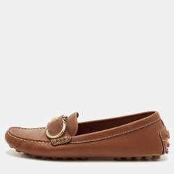 مملوكة مسبقًا Salvatore Ferragamo Gancini Size 39 Brown Leather Slip On Loafers