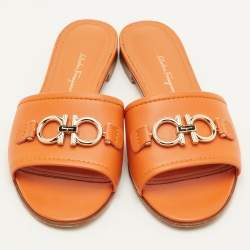 Pre Owned Salvatore Ferragamo Rhodes Size 38 Orange Leather Flat Slide Sandals