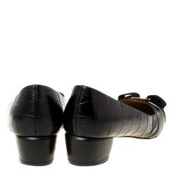 Pre Owned Salvatore Ferragamo Black Croc Embossed Leather And Suede Vara Bow Pumps Size 38.5