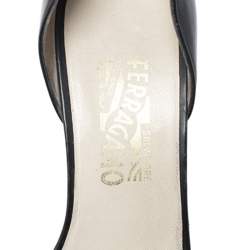 Salvatore Ferragamo Black Leather Strappy Gancini Logo Sandals Size 38.5