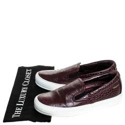 Pre Owned Salvatore Ferragamo Burgundy Croc And Ostrich Embossed Leather Pacau Slip On Sneakers Size 38.5