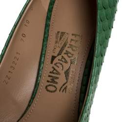 Pre Owned حذاء كعب عالي سالفاتوري فيراغامو سوسي جلد ثعبان أخضر مقدمة مدببة مقاس 40.5