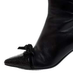 Pre Owned بوت سالفاتوري فيراغامو جلد أسود فيونكة قطيفة مقاس 37