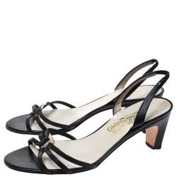 مملوكة مسبقًا Salvatore Ferragamo Black Leather Strappy Gancini Logo Sandals Size 38.5