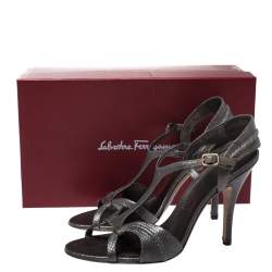 Pre Owned صندل سالفاتوري فيراغامو "ليندا" جلد ثعبان بارز رصاصي ميتاليك مقاس 40.5