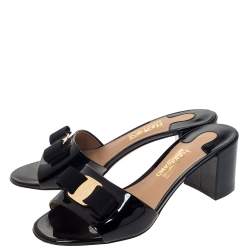 Salvatore Ferragamo Black Patent Leather Vara Bow Block Heel Sandals Size 37.5