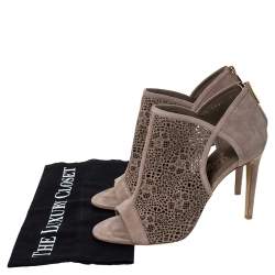 Pre Owned حذاء بوتيز للكاحل سالفاتوري فيراغامو مقدمة مفتوحة قصة لوزر جلد سويدي بيج مقاس 37.5