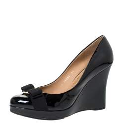 مملوكة مسبقًا حذاء كعب عالي سالفاتوري فيراغامو توسكا جلد أسود لامع كعب روكي نعل سميك مقاس 40