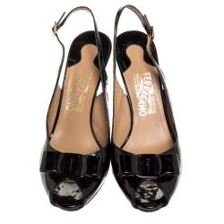 مملوكة مسبقًا Salvatore Ferragamo Black Patent Leather Vara Bow Slingback Sandals Size 39