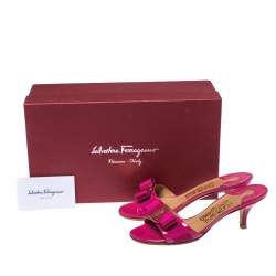 Pre Owned Salvatore Ferragamo Magenta Patent Leather Vara Bow Slide Sandals Size 35.5