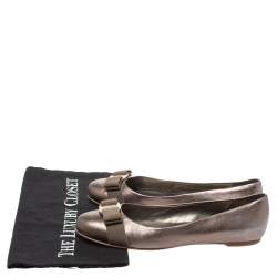Salvatore Ferragamo Metallic Grey Leather Vara Bow Ballet Flats Size 38