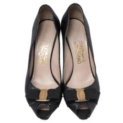 مملوكة مسبقًا Salvatore Ferragamo Black Lizard Embossed Leather Peep Toe Pumps Size 39.5
