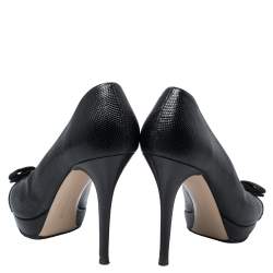 مملوكة مسبقًا Salvatore Ferragamo Black Lizard Embossed Leather Peep Toe Pumps Size 39.5