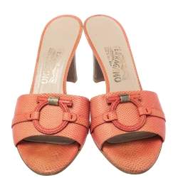 Pre Owned صندل سالفاتورى فيراغامو مقدمة مفتوحة جلد سحلية وردى مقاس 39.5