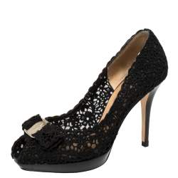Pre Owned Salvatore Ferragamo Black Bonita Lace Peep Toe Pumps Size 37.5