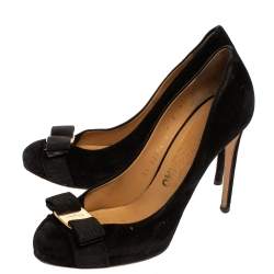 Pre Owned Salvatore Ferragamo Black Suede Carla Vara Bow Pumps Size 38.5