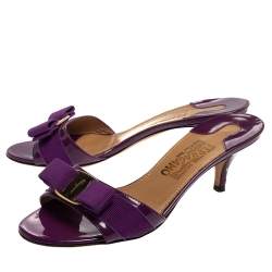 Pre Owned Salvatore Ferragamo Purple Patent Leather Vara Bow Slide Sandals Size 38