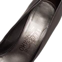 Pre Owned Salvatore Ferragamo Metallic Bronze Leather Vara Bow Peep Toe Pumps Size 39.5