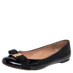مملوكة مسبقًا Salvatore Ferragamo Black Patent Leather Vara Bow Ballet Flats Size 39.5