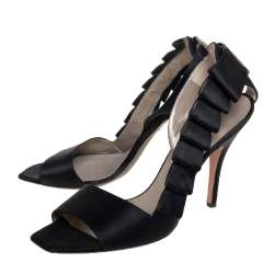 Pre Owned صندل سالفاتوري فيراغامو أسود ساتان بمقدمة مفتوحة مقاس 40