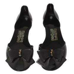 Pre Owned حذاء فلات سالفاتوري فيراغامو باربادوس مطاط أسود مقاس 38.5