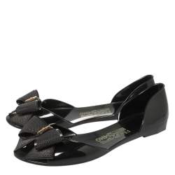 Pre Owned حذاء فلات سالفاتوري فيراغامو باربادوس مطاط أسود مقاس 38.5