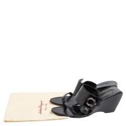 مملوكة مسبقًا Salvatore Ferragamo Black Leather Wedge Slide Sandals Size 39
