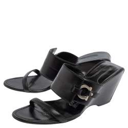 مملوكة مسبقًا Salvatore Ferragamo Black Leather Wedge Slide Sandals Size 39