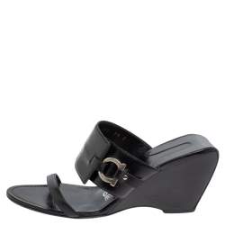 مملوكة مسبقًا Salvatore Ferragamo Black Leather Wedge Slide Sandals Size 39